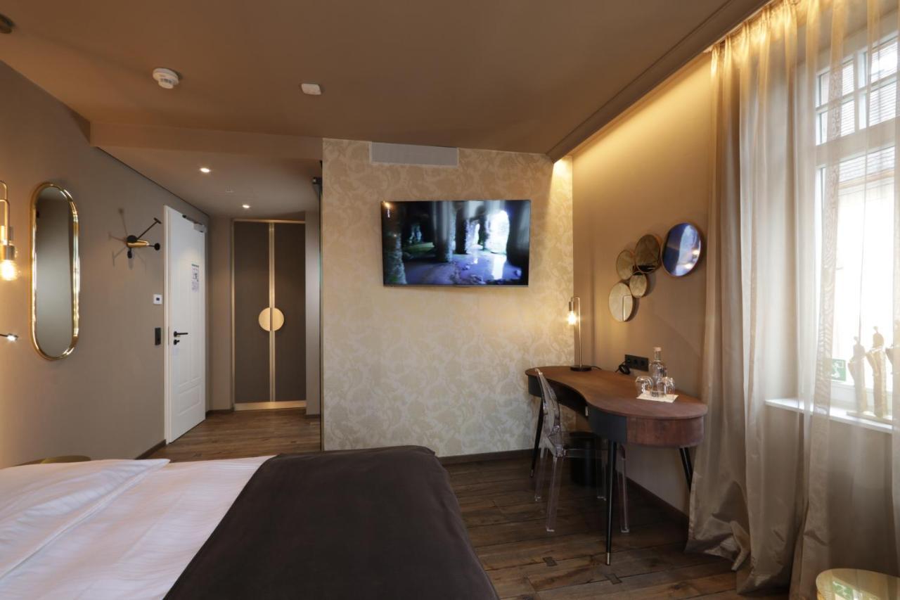 Reinhardts Hotel Бухен Екстериор снимка