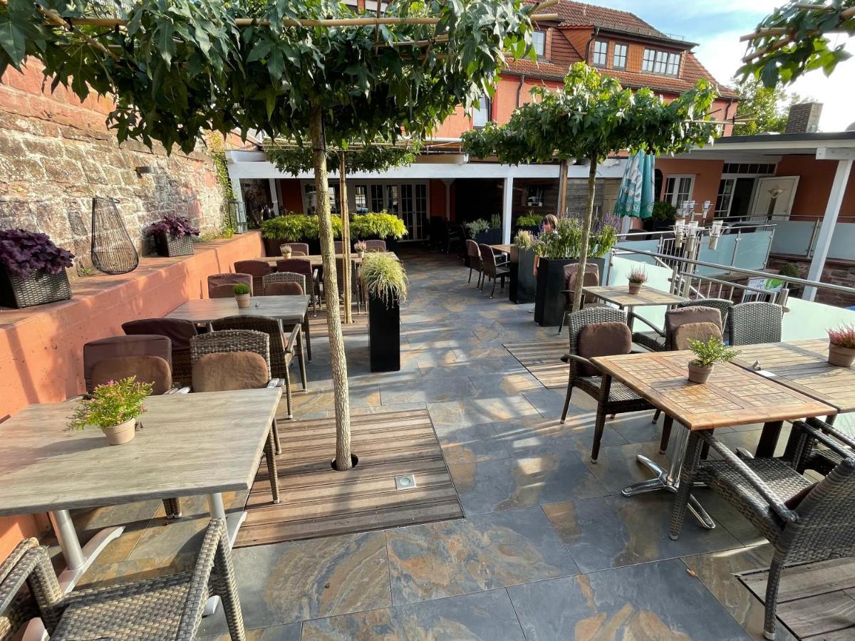 Reinhardts Hotel Бухен Екстериор снимка