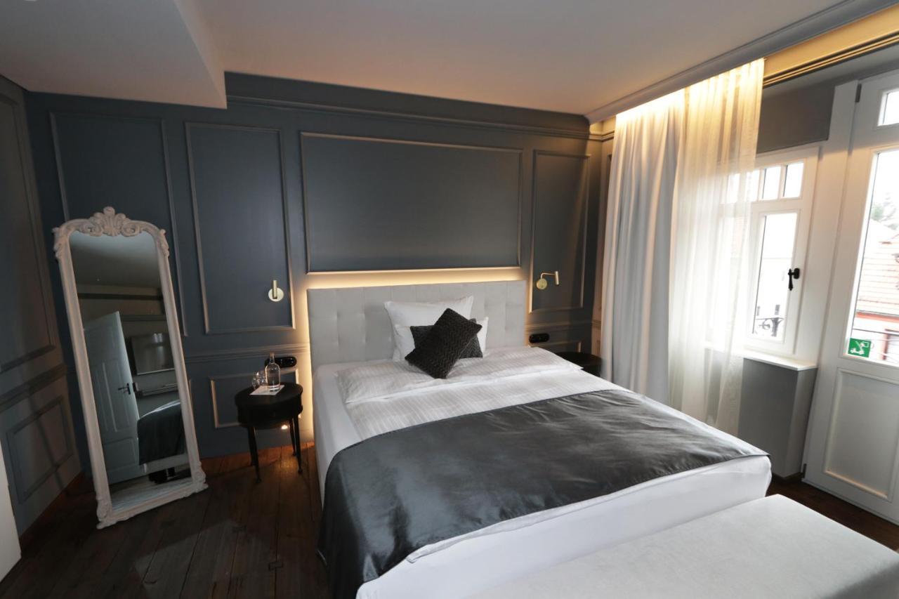 Reinhardts Hotel Бухен Екстериор снимка