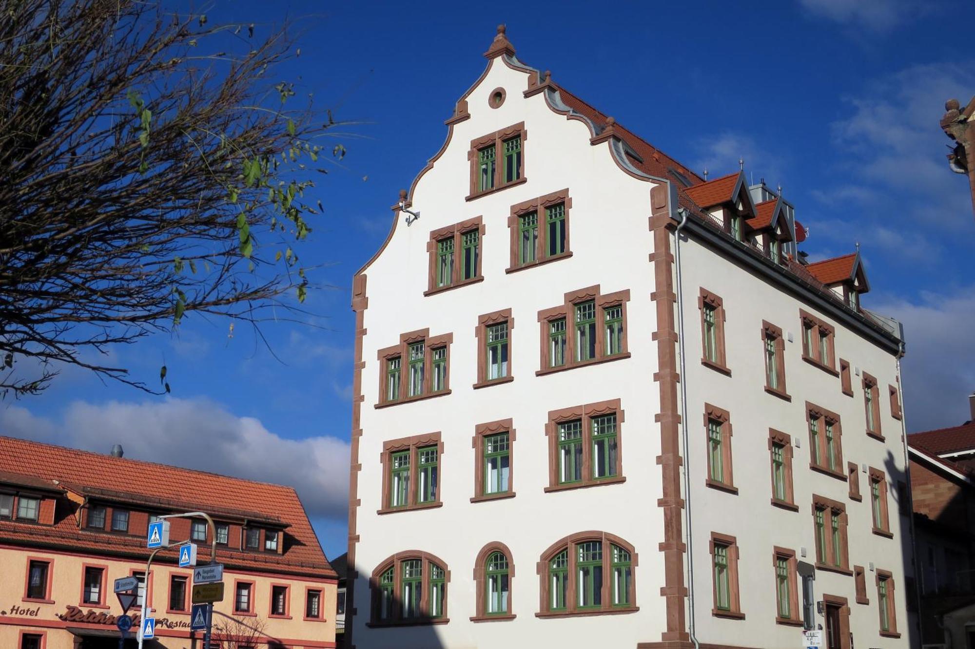 Reinhardts Hotel Бухен Екстериор снимка