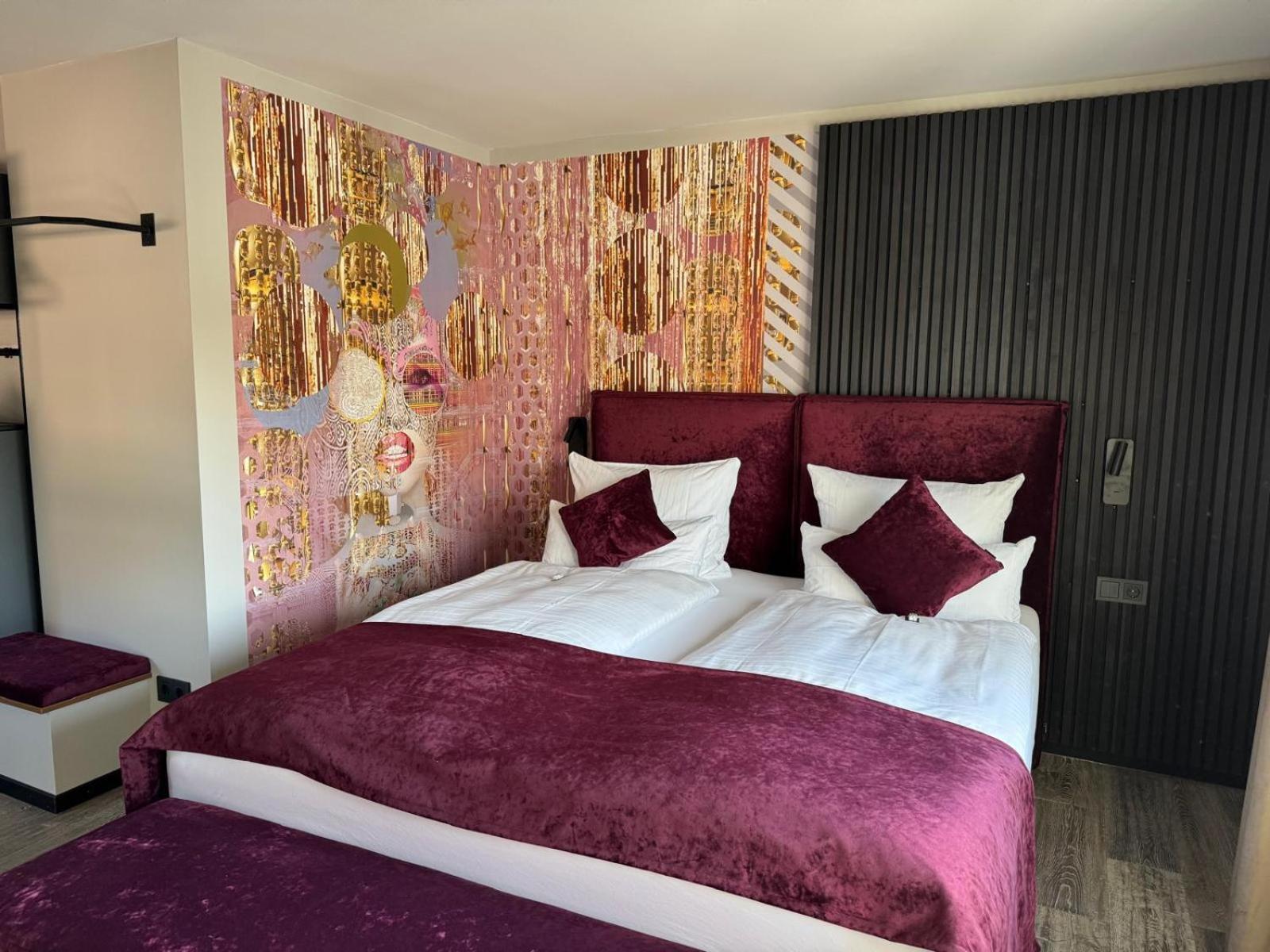 Reinhardts Hotel Бухен Екстериор снимка